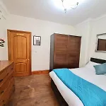 2 Bed Traditional Apartment - Trafalgar Square